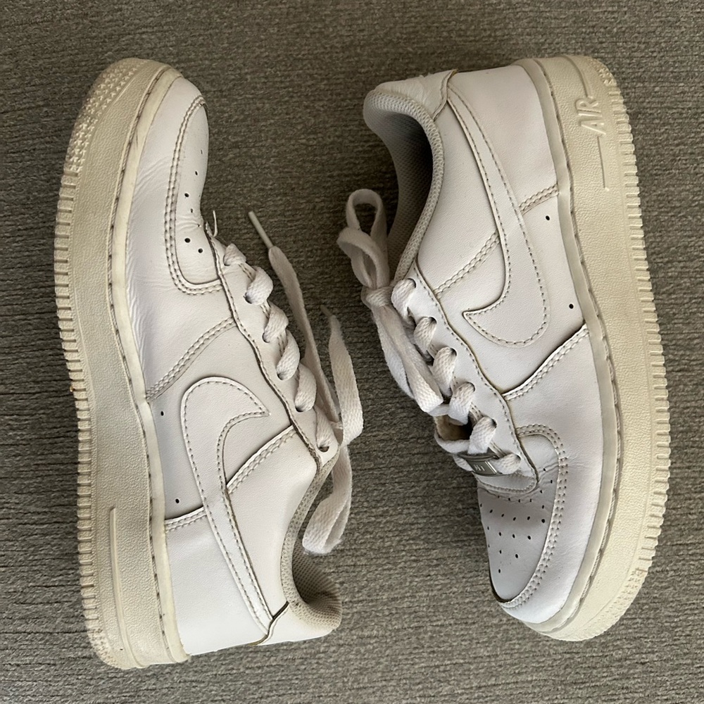 nike air force ones size 4Y